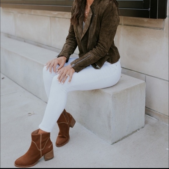 UGG Shoes - UGG Annie Booties